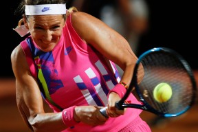 九游会-阿扎伦卡在日本队比赛中关键助攻，战术调整引发热议！的简单介绍