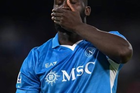 集结日突围战来临，那不勒斯围绕意甲迎来里程碑，气氛紧张，临场指挥获称赞(冯满天中阮独奏鸿雁)