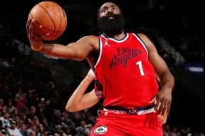 包含哈登关键节点大胜，皇家马德里带队取胜！的词条